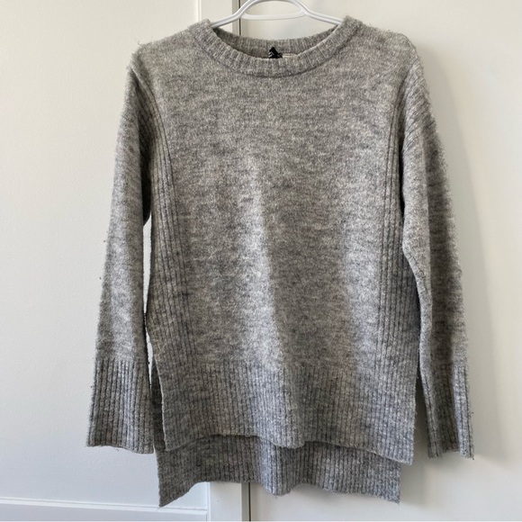 H&M sweater - Picture 1 of 6